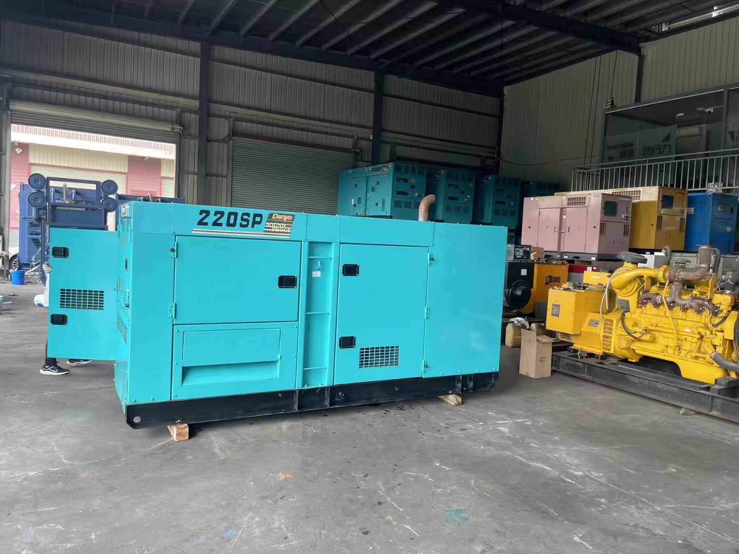 白马井镇柴油发电机组长期不间断运行时，如何监控其温度和压力？